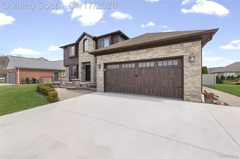 32817 Greenwood Dr, Chesterfield, MI 48047