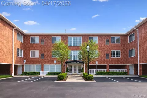 444 Chester St #425, Birmingham, MI 48009