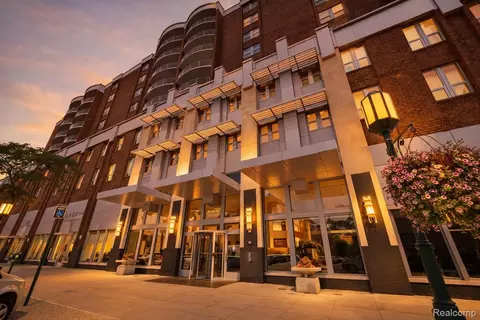 411 S Old Woodward Ave #924, Birmingham, MI 48009