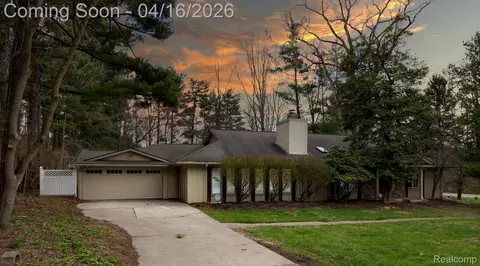 22200 Carleton Ave, Southfield, MI 48033