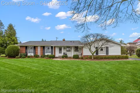 28868 Lorikay St, Farmington Hills, MI 48334
