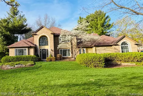 1840 Wexport Ln, Commerce, MI 48382