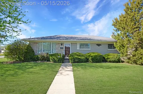 13017 Winona Dr, Sterling Heights, MI 48312