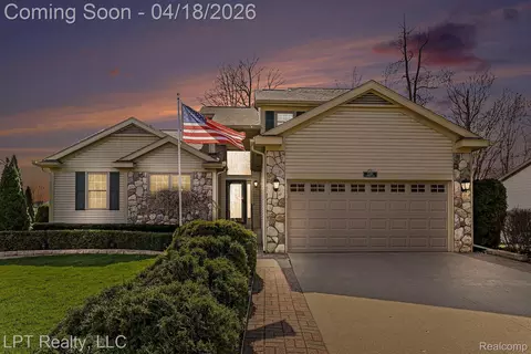 2385 Lorraina Ln, Hartland, MI 48353