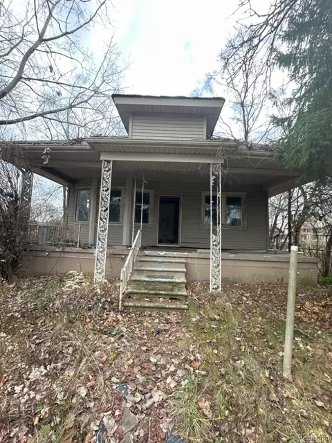 189 Richton St, Highland Park, MI 48203
