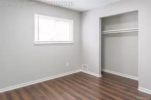 Bedroom - 9263 Sylvia St, Taylor, MI 48180 photo 4 of 6