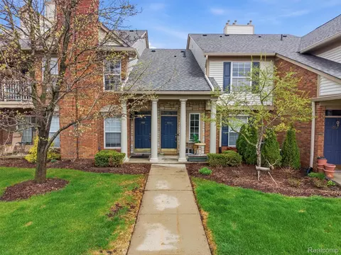 3570 Oakmonte Blvd, Oakland, MI 48306