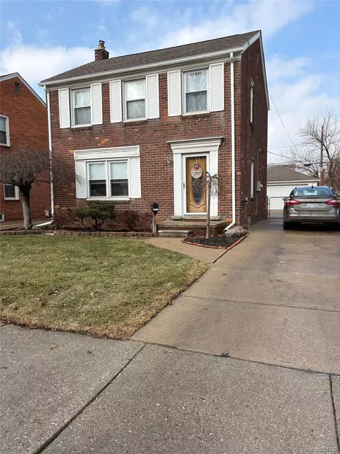 13218 Mercier St, Southgate, MI 48195