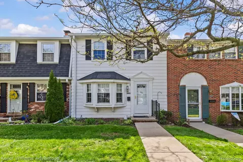 42930 Richards Ct, Northville, MI 48167