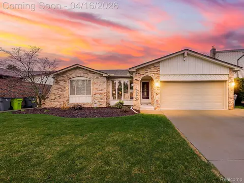 15969 Chelmsford St, Clinton Township, MI 48038