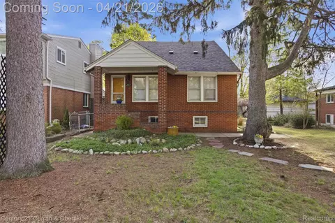 2517 Maplewood Ave, Royal Oak, MI 48073