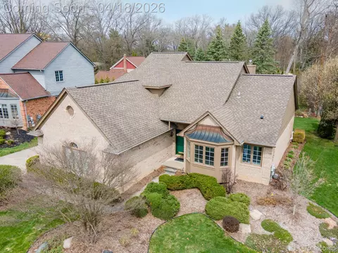 3598 Sahalee Dr, Rochester Hills, MI 48309