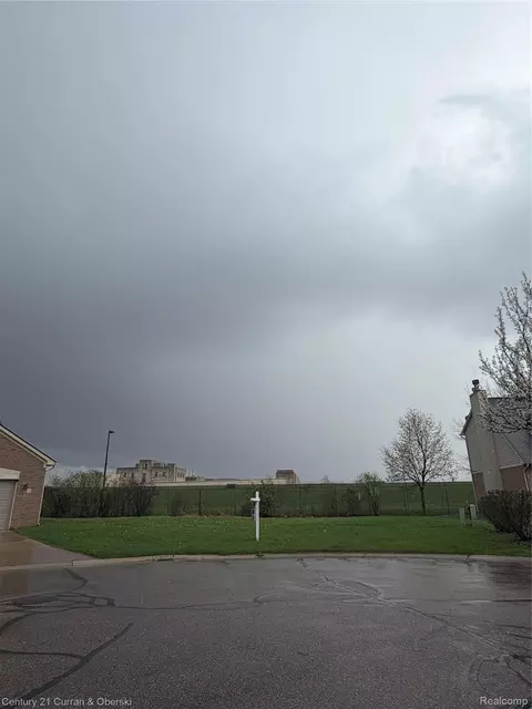 11 Morross Cir, Dearborn, MI 48126