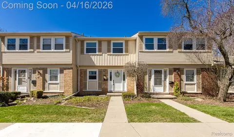 5254 Breeze Hill Pl, Troy, MI 48098