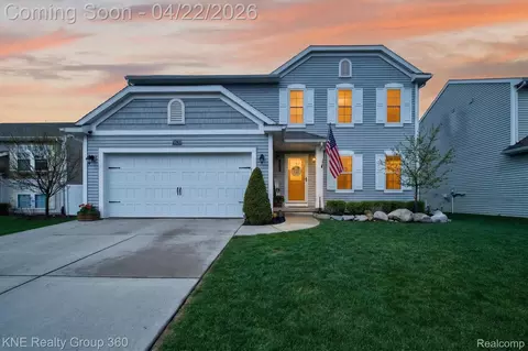 2743 Au Gres River Dr, Handy, MI 48836