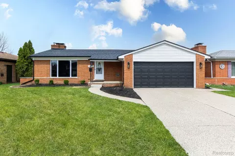 19259 Rockport St, Roseville, MI 48066