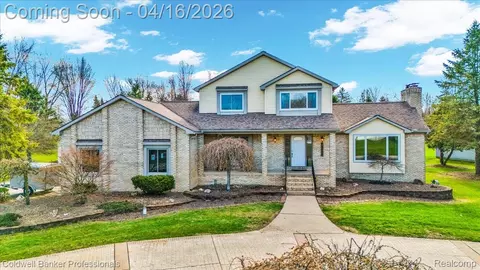 74800 Judges Ct, Bruce Township, MI 48065