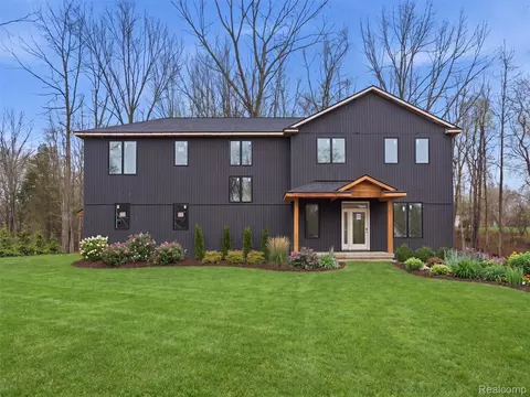 11810 Scenic Vly, Springfield, MI 48350