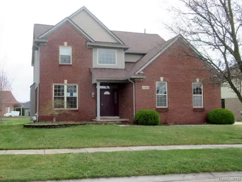 21406 Carlton Dr, Macomb, MI 48044