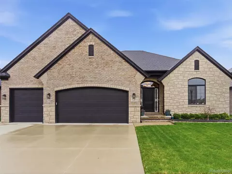 52853 Crimson Dr, Macomb, MI 48042
