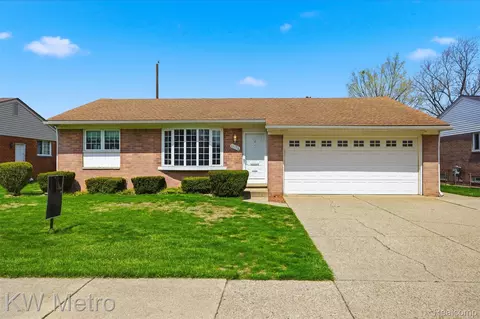 33728 Yuma St, Westland, MI 48185