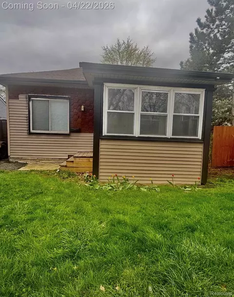 1604 E Meyers Ave, Hazel Park, MI 48030