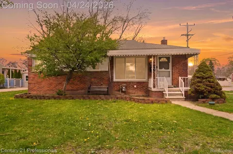29824 Hathaway St, Livonia, MI 48150