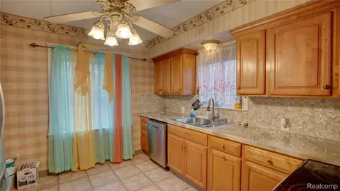 Kitchen - 1644 Mason St, Flint, MI 48503 photo 2 of 3