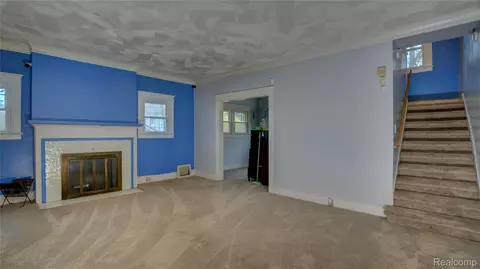 Living - 1644 Mason St, Flint, MI 48503 photo 3 of 3