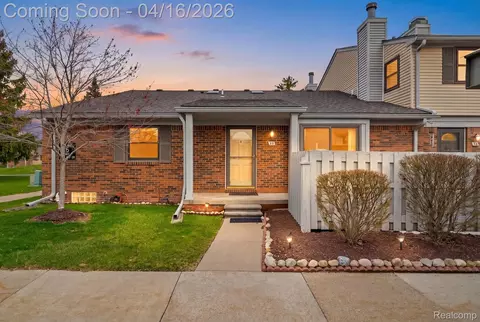 1921 Vine Way Dr #35, Canton, MI 48188