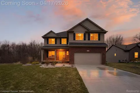 8314 Peninsula Cir, Mundy, MI 48439