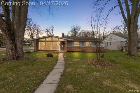 27754 Spring Arbor Dr, Southfield, MI 48076