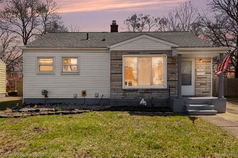 23070 Rosewood St, Oak Park, MI 48237