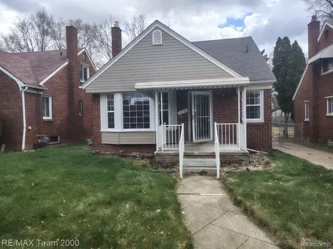 18330 Warwick St, Detroit, MI 48219