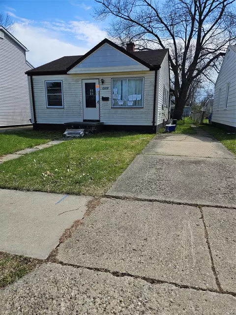 13876 Hendricks Ave, Warren, MI 48089