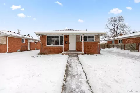 8932 Wormer, Redford, MI 48239
