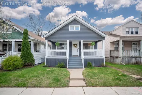 326 E Cambourne St, Ferndale, MI 48220