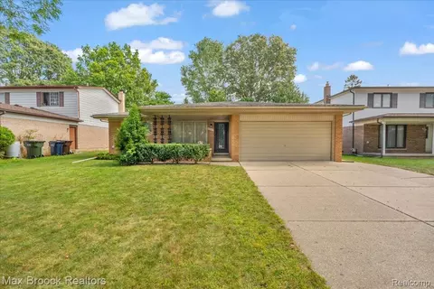 35656 Saxony Dr, Sterling Heights, MI 48310