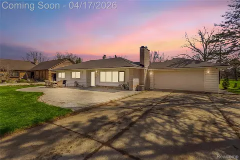3520 Denson Dr, Sterling Heights, MI 48310