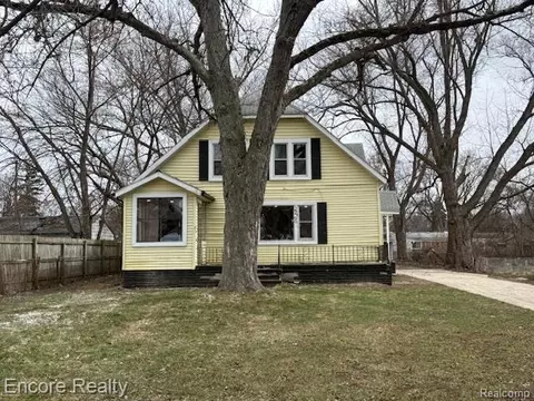 19300 Berg Rd, Detroit, MI 48219