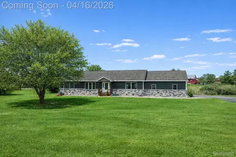 12420 Kipp Rd, Goodrich, MI 48438