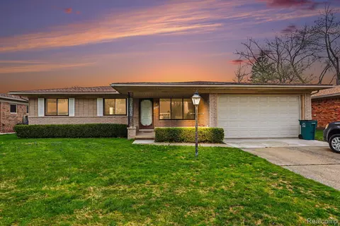 5698 Bingham Dr, Troy, MI 48085