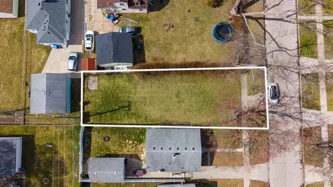 20751 Powers Ave, Dearborn Heights, MI 48125 photo 8