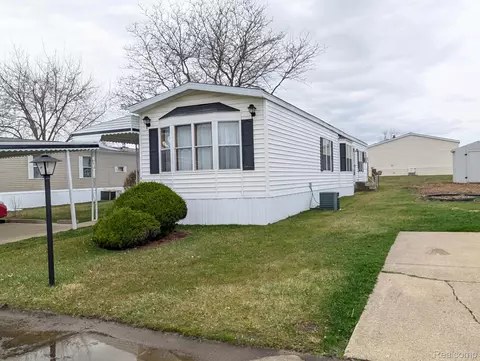 513 Macduff Dr, Mount Morris, MI 48458