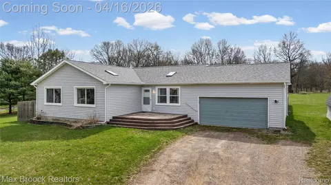 817 Mower Rd, Pinckney, MI 48169