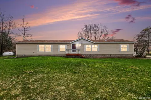7689 Sidney Rd, Montcalm, MI 48838