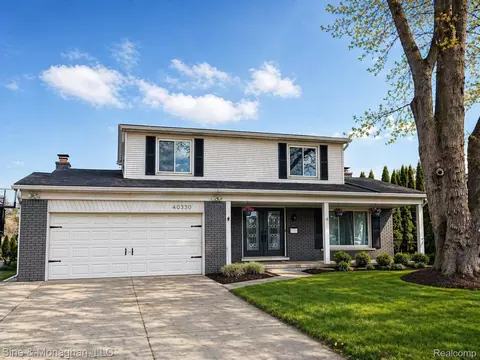 40330 Flagstaff Dr, Sterling Heights, MI 48313