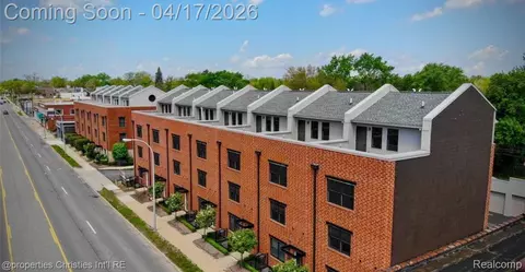 642 W 11 Mile Rd, Royal Oak, MI 48067