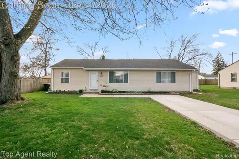 46059 Huling St, Shelby Township, MI 48317