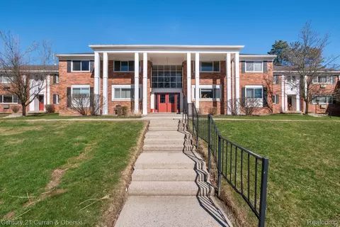 525 Fairbrook St #108, Northville, MI 48167